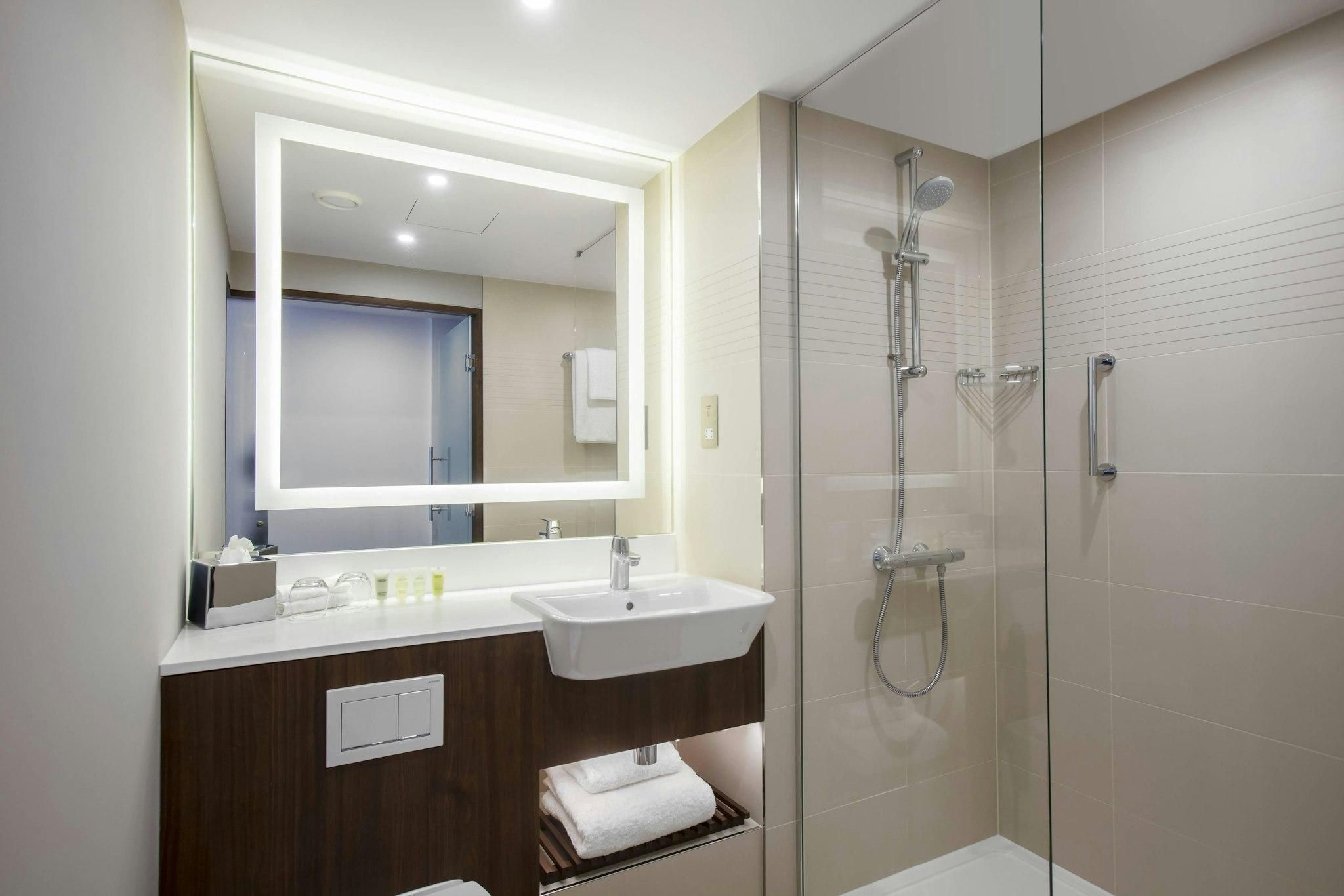 undefined Courtyard by Marriott Edinburgh West 9