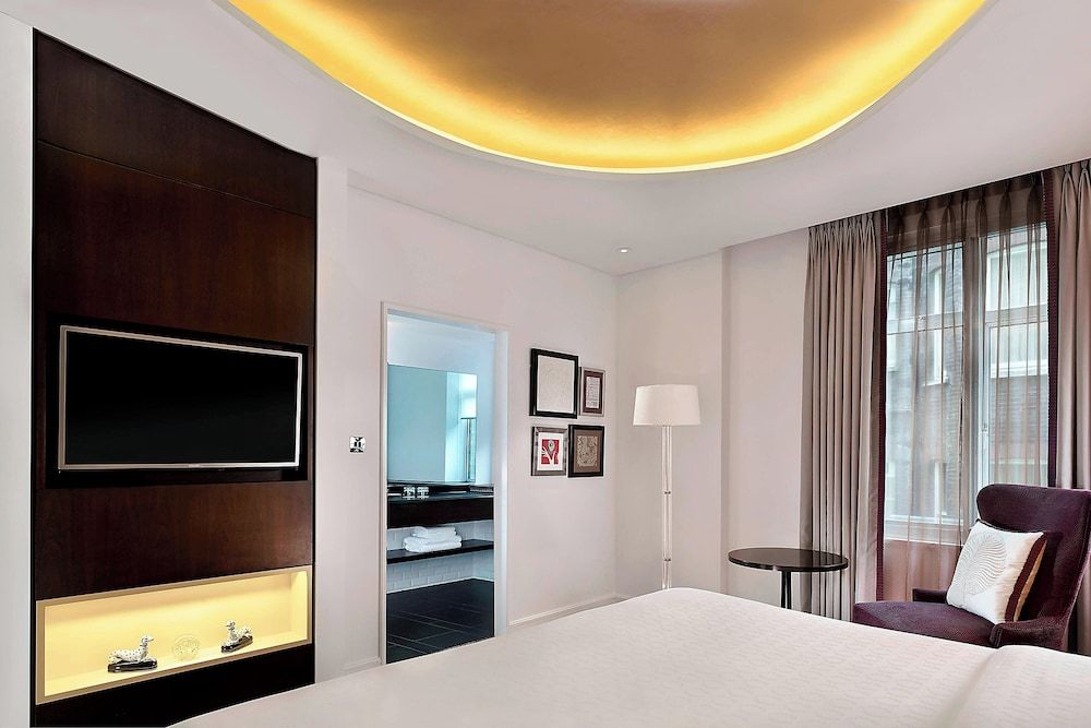 Sheraton Grand London Park Lane Deluxe Room, 1 King Bed 6