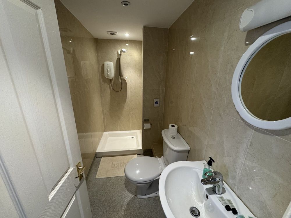 Hookwood Lodge Deluxe Double Room, Ensuite, Garden View 6