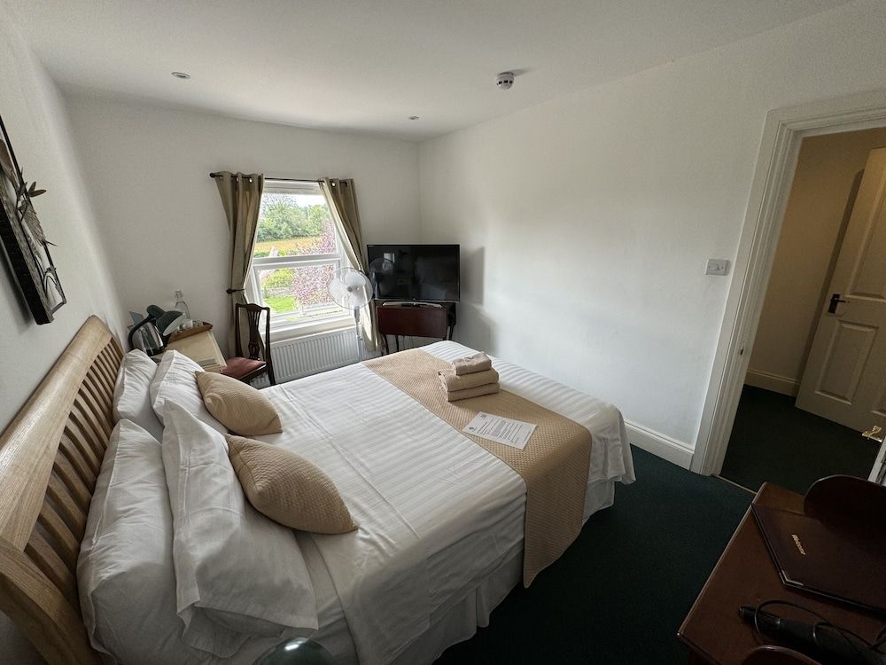 Hookwood Lodge Deluxe Double Room, Ensuite, Garden View 2