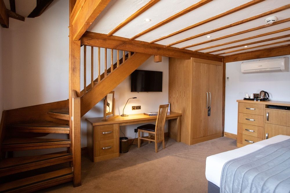 Tewinbury Farm Hotel Family 3