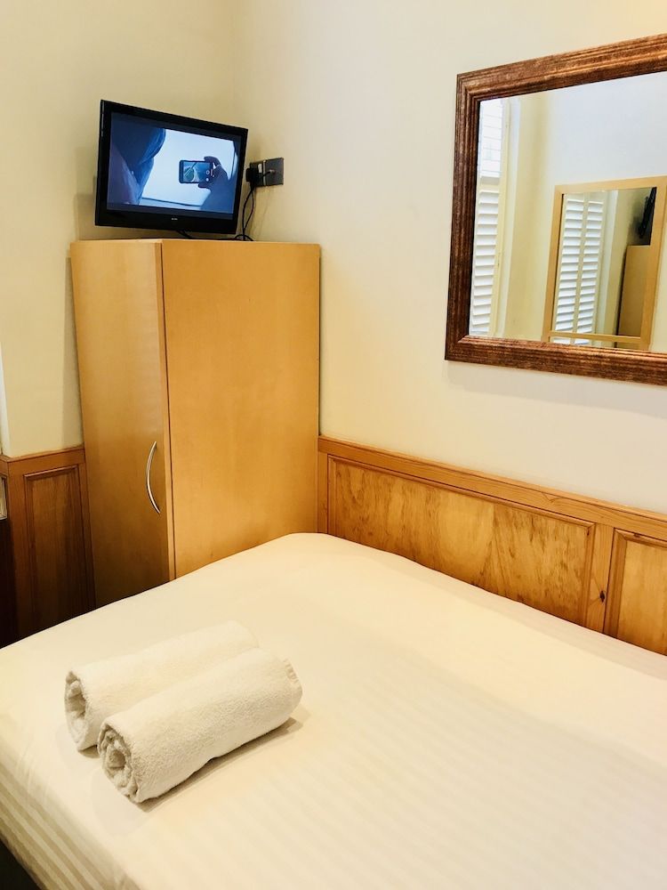 The Excelsior Hotel Economy Double Room, Ensuite 3