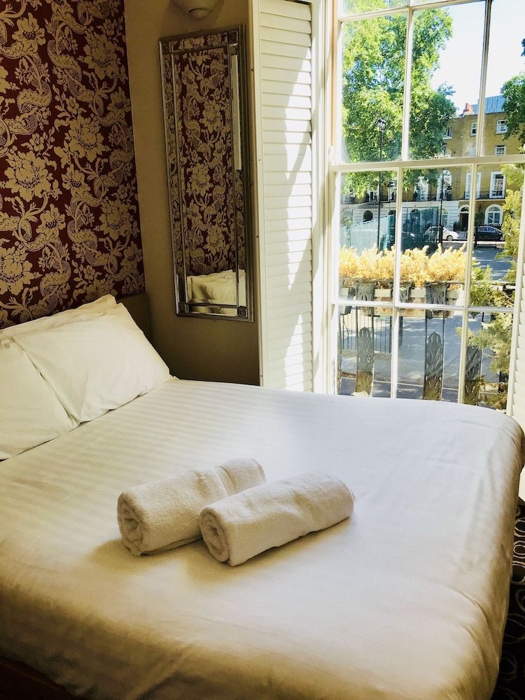 The Excelsior Hotel Family Room (5 people) 2