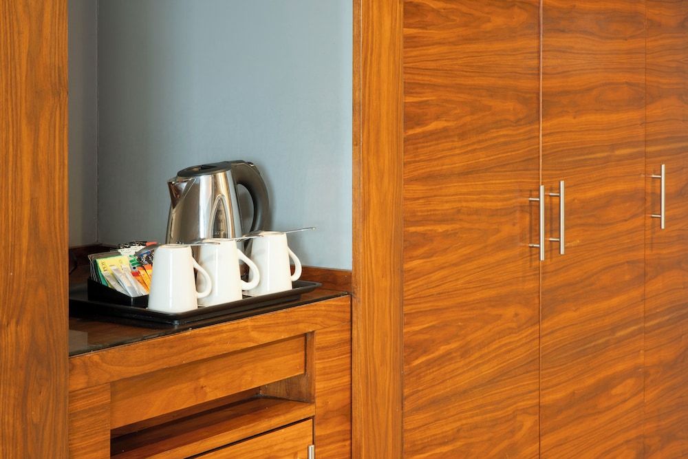 London Croydon Aerodrome Hotel, BW Signature Collection Family Room, Multiple Beds, Non Smoking 8