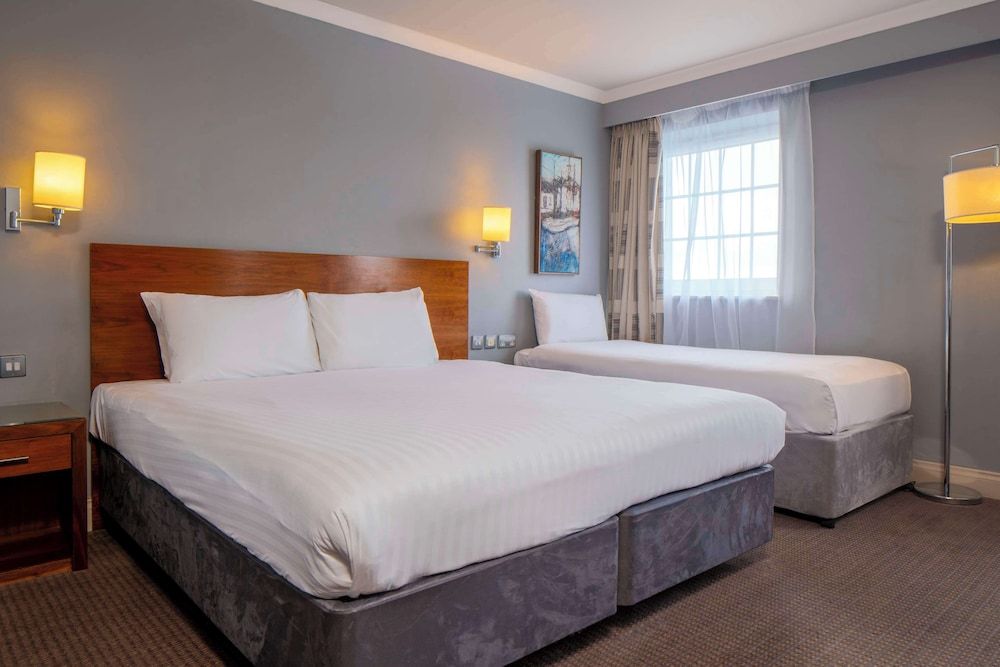 London Croydon Aerodrome Hotel, BW Signature Collection Family Room, Multiple Beds, Non Smoking 3