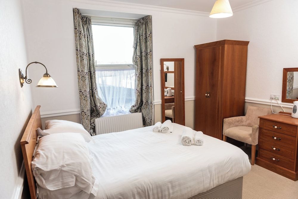 The Queens Hotel Standard Double Room 4