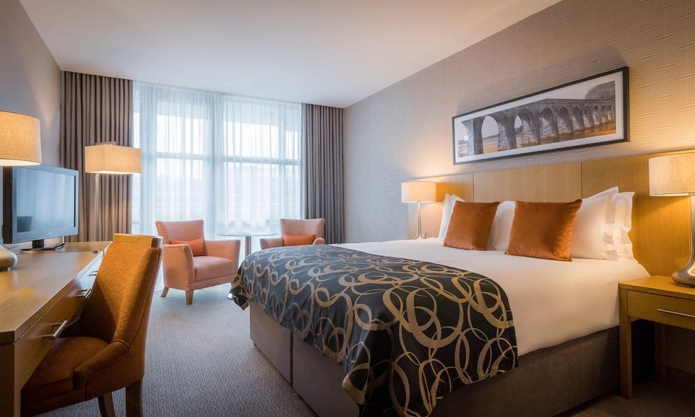 undefined Clayton Hotel Belfast City 8