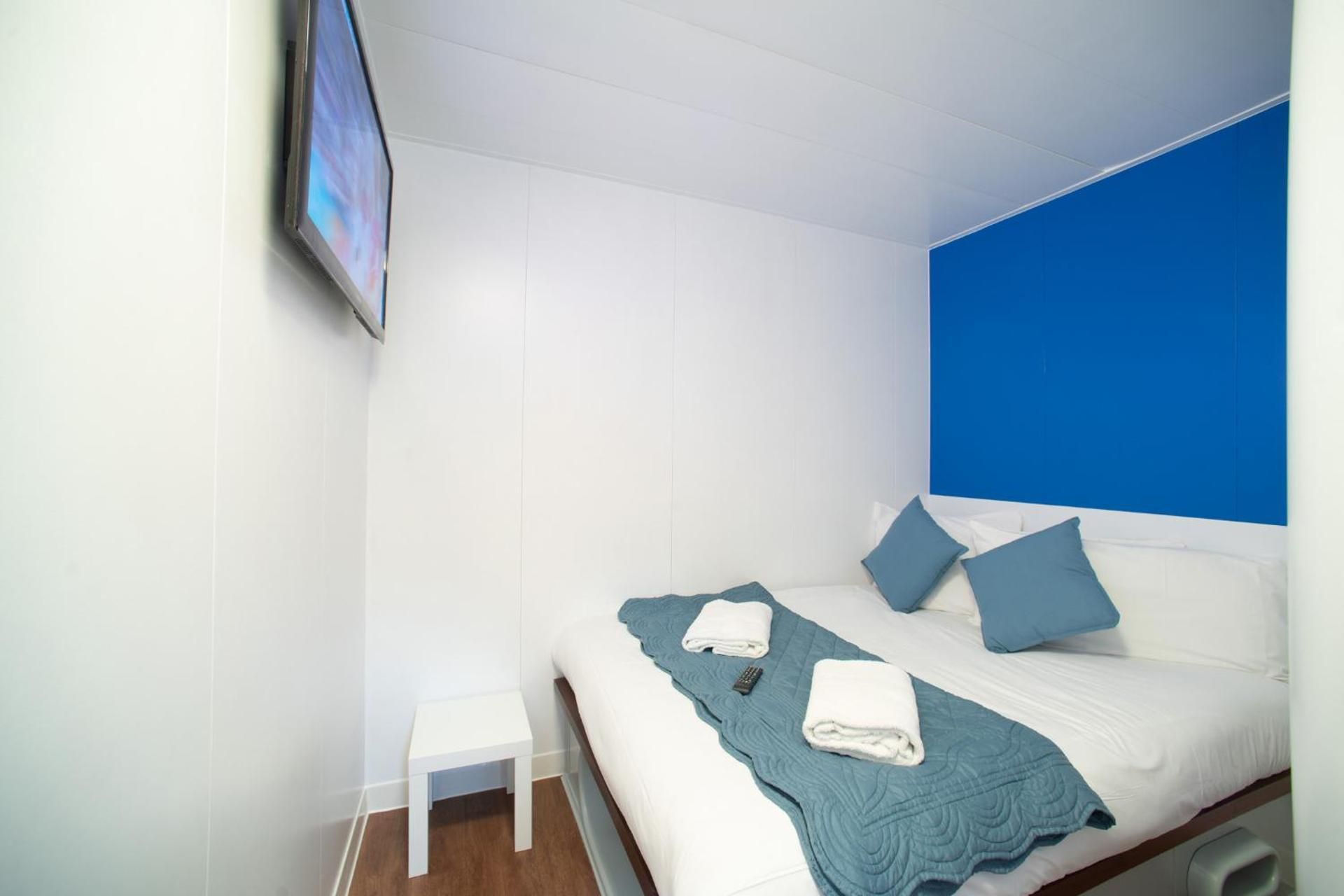 Small Rooms with No Window