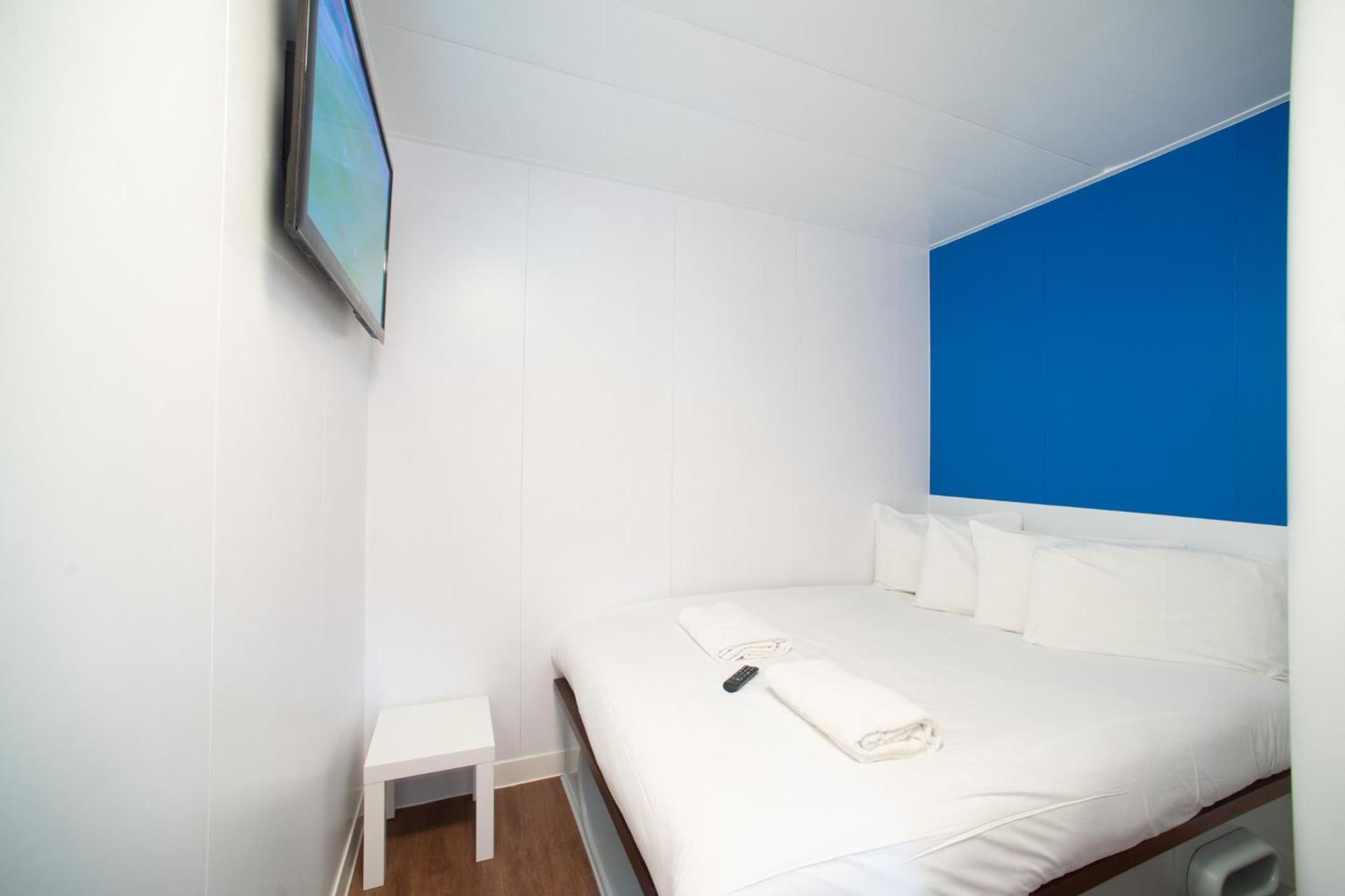 Small Rooms with No Window