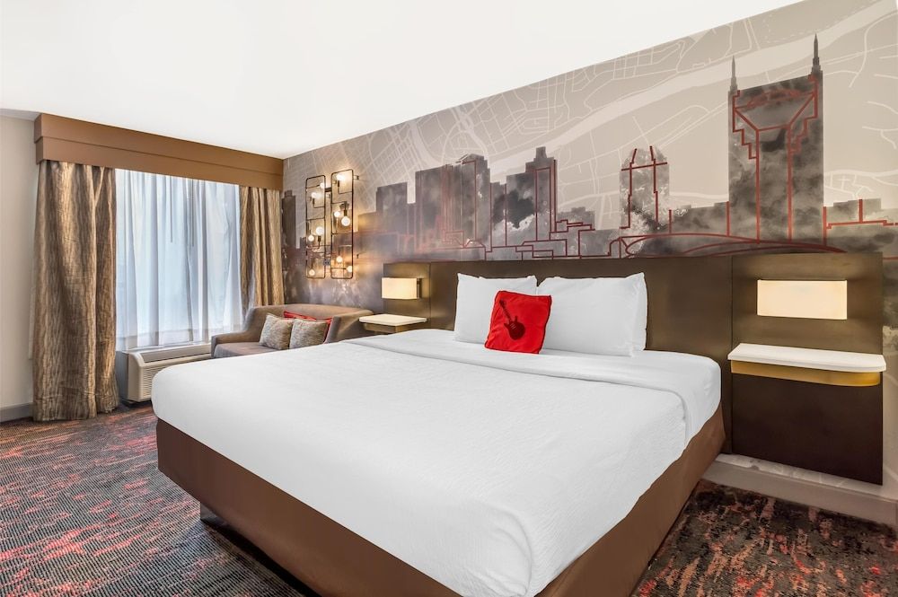 Standard Room, 1 King Bed, Non Smoking, Refrigerator & Microwave (with Sofabed)