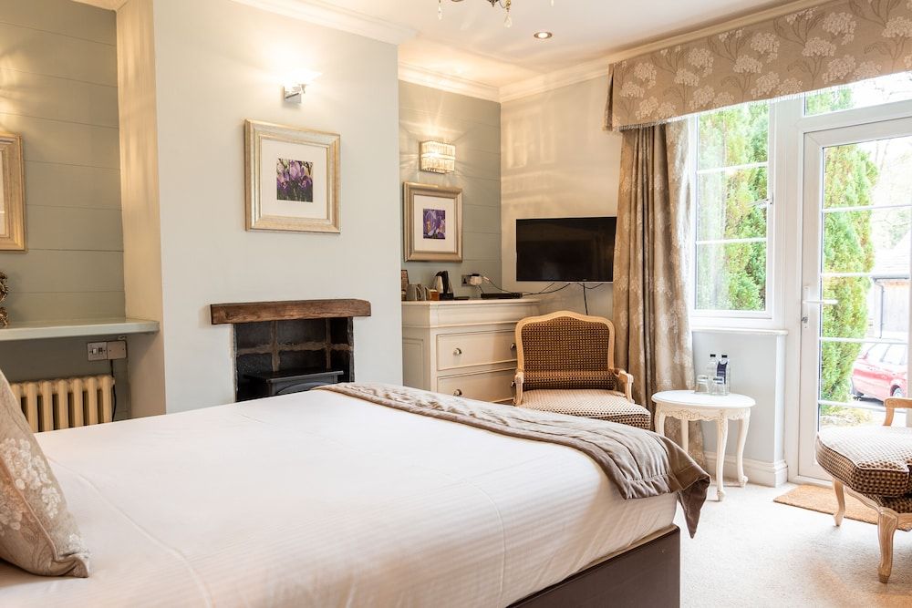 Wild Boar Estate Double Room (Feature) 3