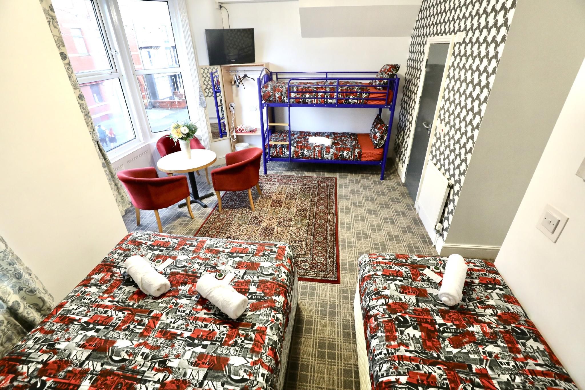 Suite-Deluxe-Ensuite with Shower