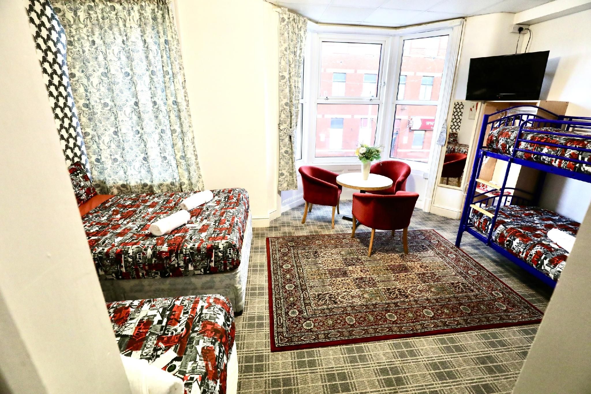 Suite-Deluxe-Ensuite with Shower