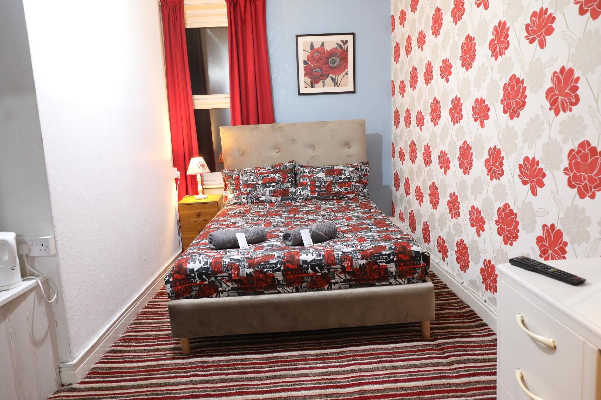 double room-ensuite with shower