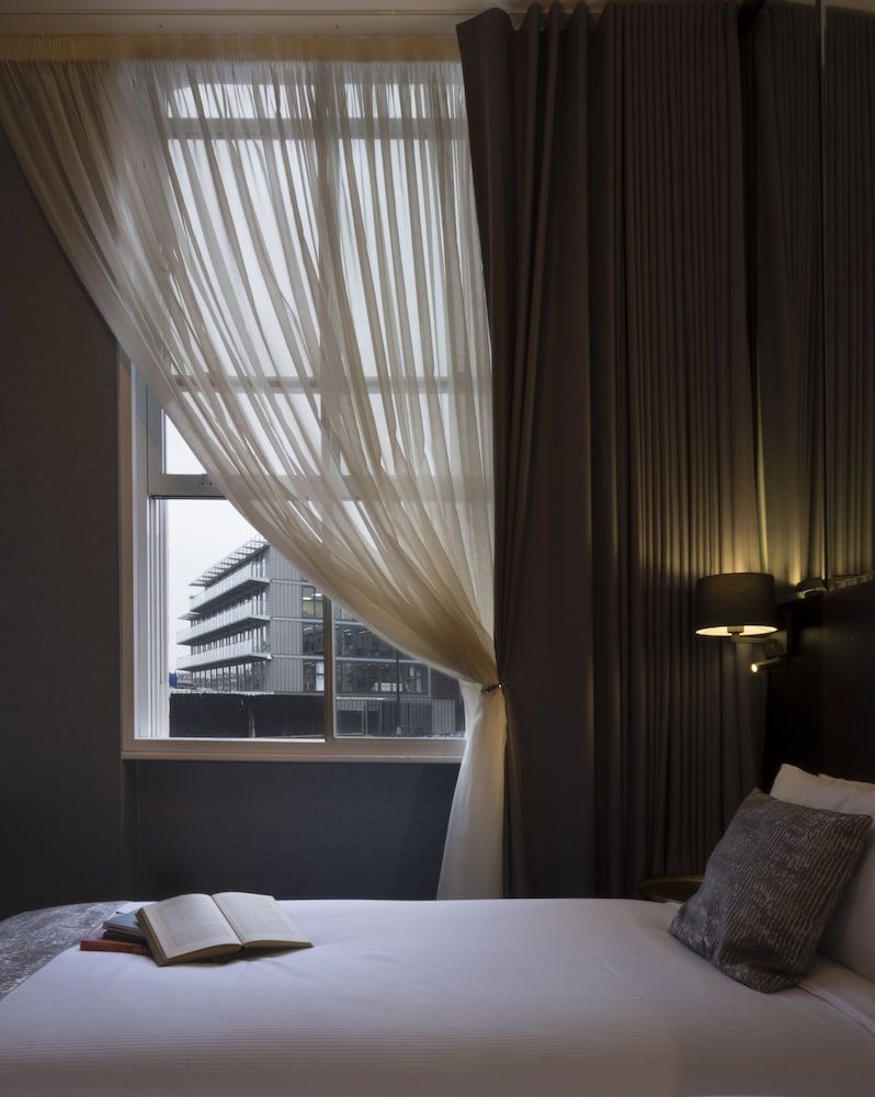 Camden Enterprise Hotel & Pub Deluxe Double Room 7