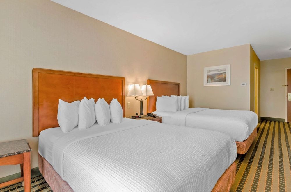 Best Western North Roanoke Standard Room, 2 Queen Beds, Non Smoking, Refrigerator & Microwave (1st Floor)
