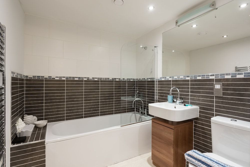 19 John Walker House Apartment, 2 Bedrooms, River View 7