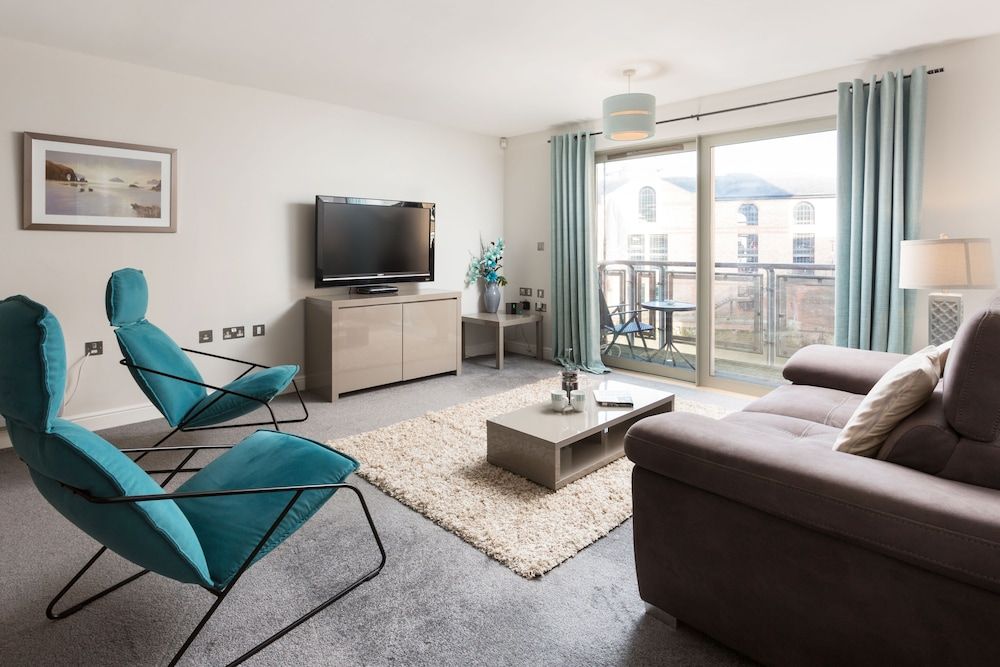 19 John Walker House Apartment, 2 Bedrooms, River View 6