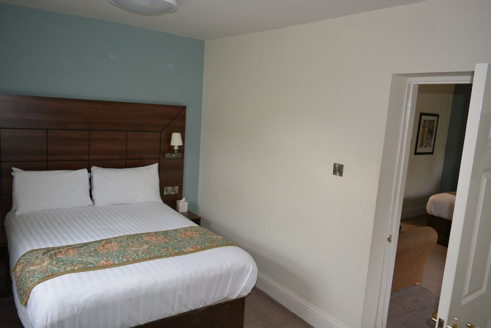 Quorn Grange Hotel Deluxe Suite, 1 Bedroom 3