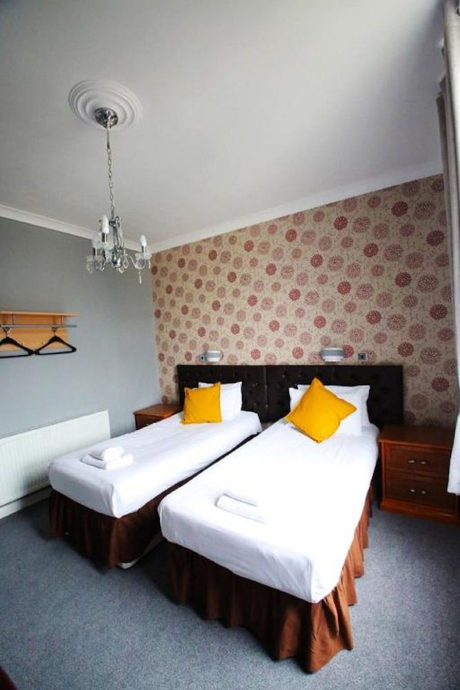 Basic Twin Room, Ensuite, Sea View