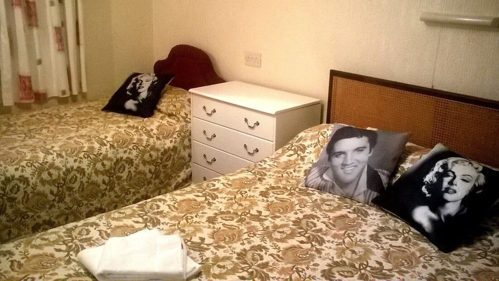 The Albert Hotel Near Winter Gardens Double Room, Ensuite (Small Economy Double)