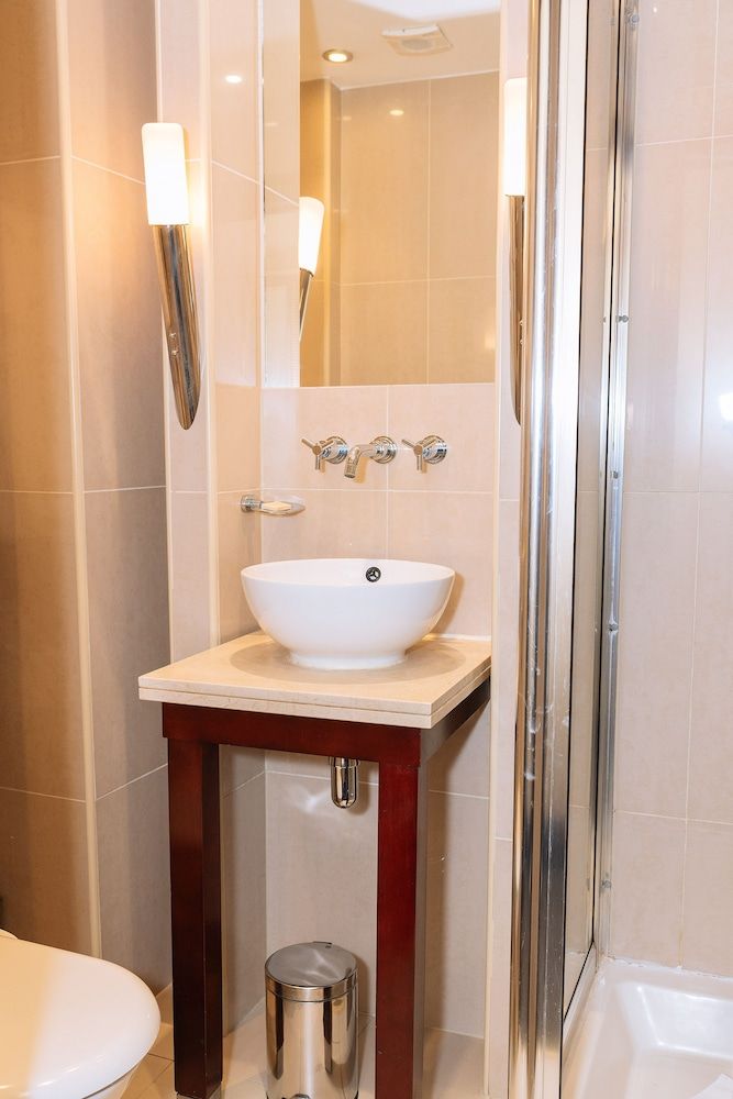 The Premier Notting Hill Deluxe Room 12