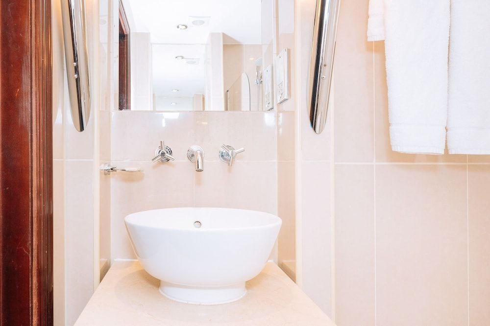 The Premier Notting Hill Deluxe Room 14