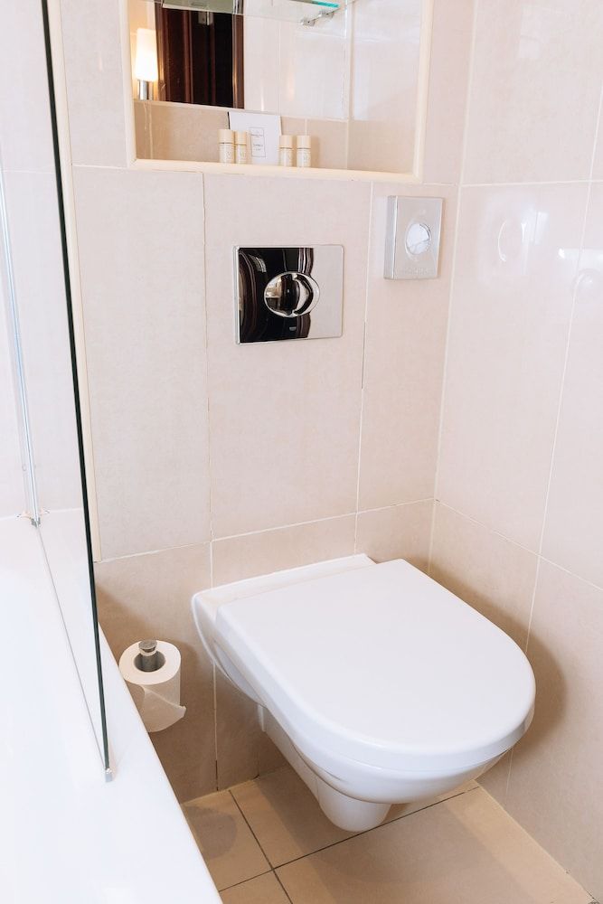 The Premier Notting Hill Deluxe Room 7