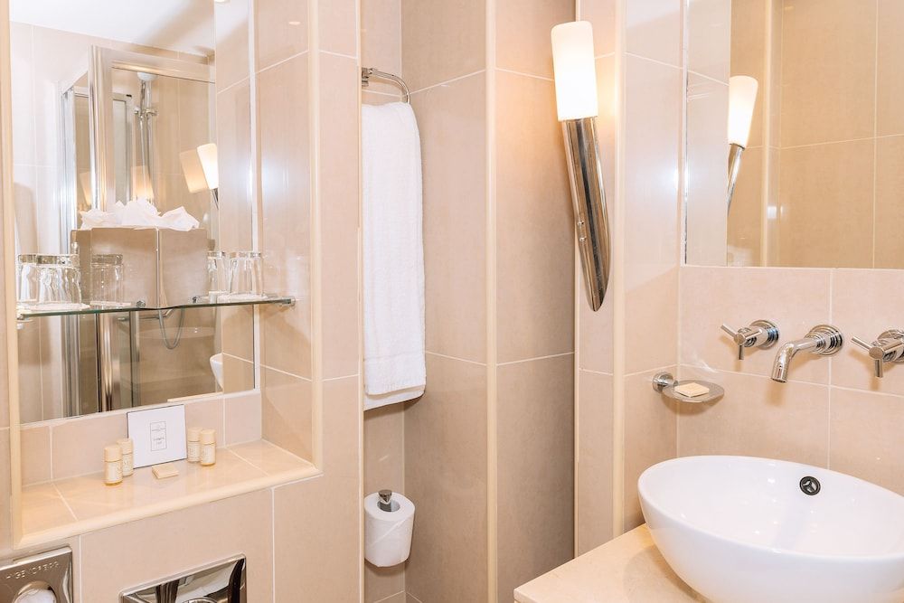 The Premier Notting Hill Deluxe Room 15