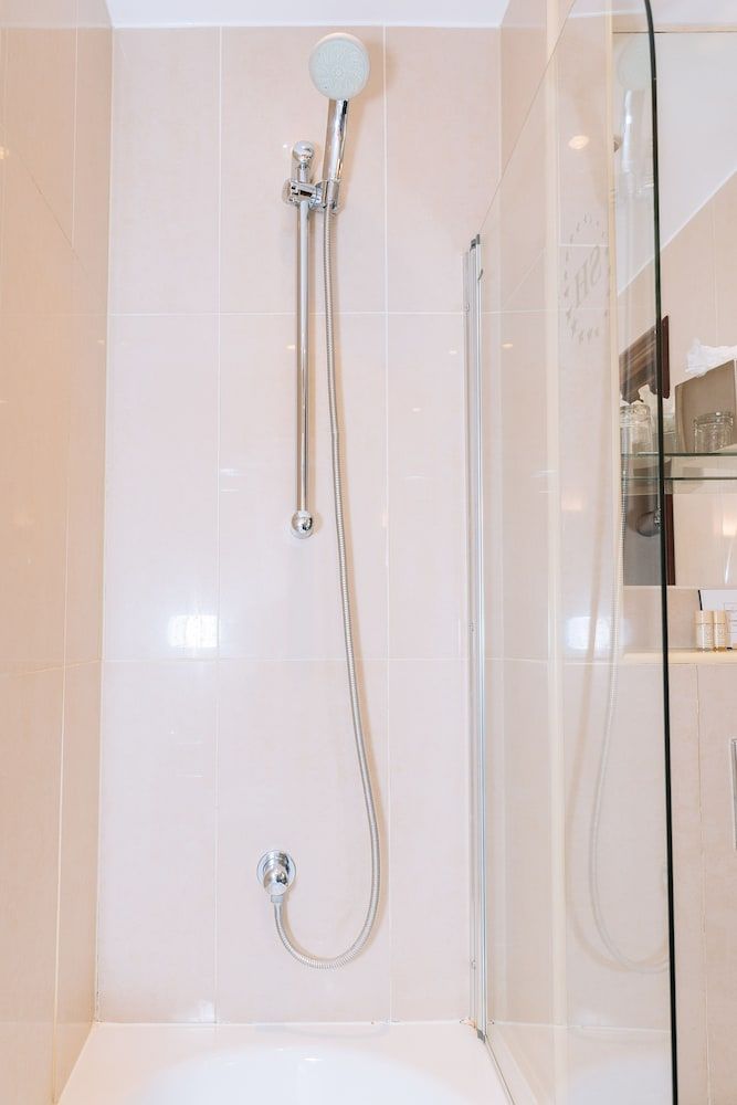 The Premier Notting Hill Deluxe Room 17