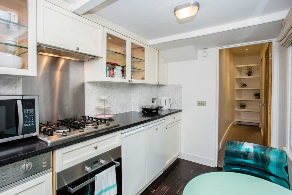 undefined Cozy 1 Bedroom Apartment near Harrods, Knightsbridge 10