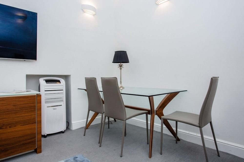 Cozy 1 Bedroom Apartment near Harrods, Knightsbridge Apartment, 1 Bedroom 10