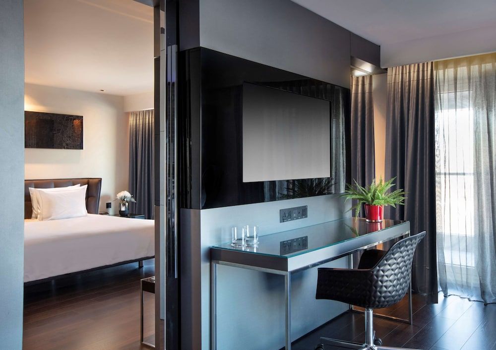 undefined Park Plaza London Riverbank 8