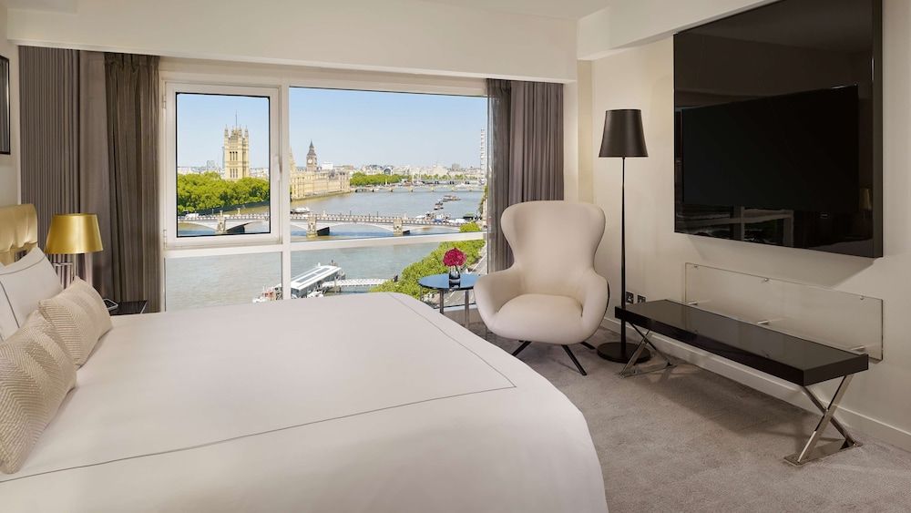 Executive Room, 1 Double Bed, River View