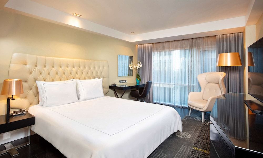 undefined Park Plaza London Riverbank 4