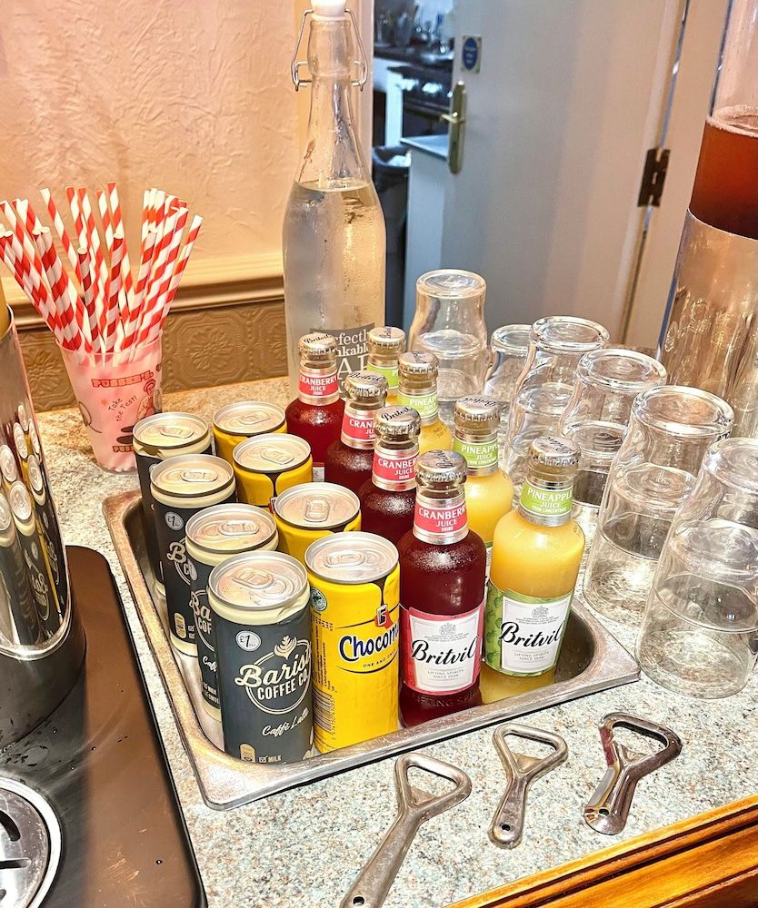 undefined Clifton Court Metro Hotel 9