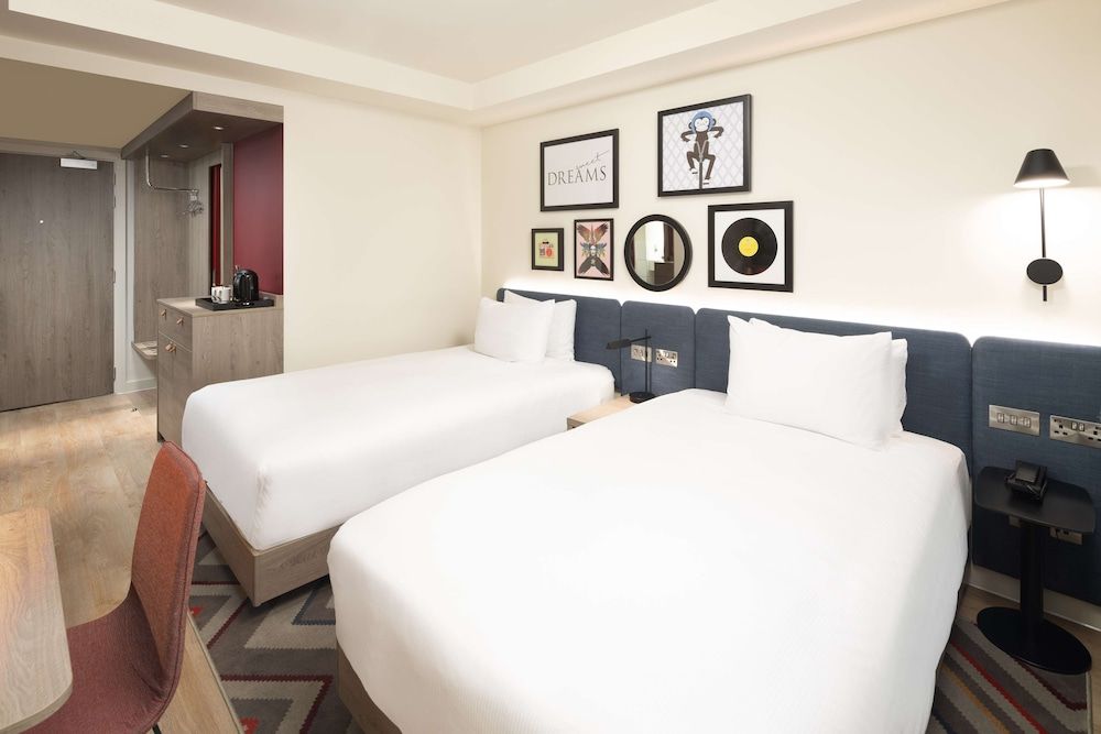 Hampton by Hilton London City Room, 2 Twin Beds 3
