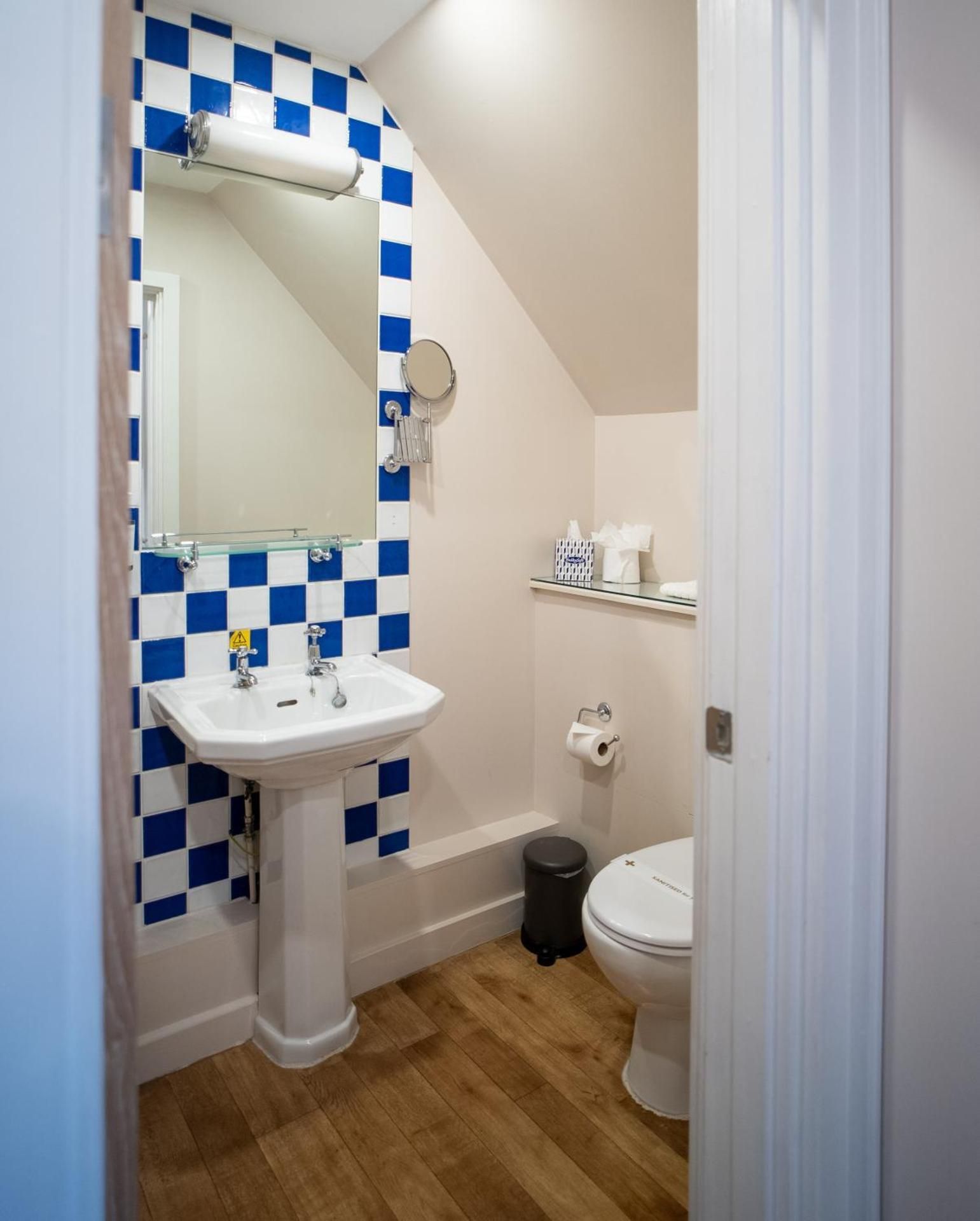 The County Hotel Single Room. 3