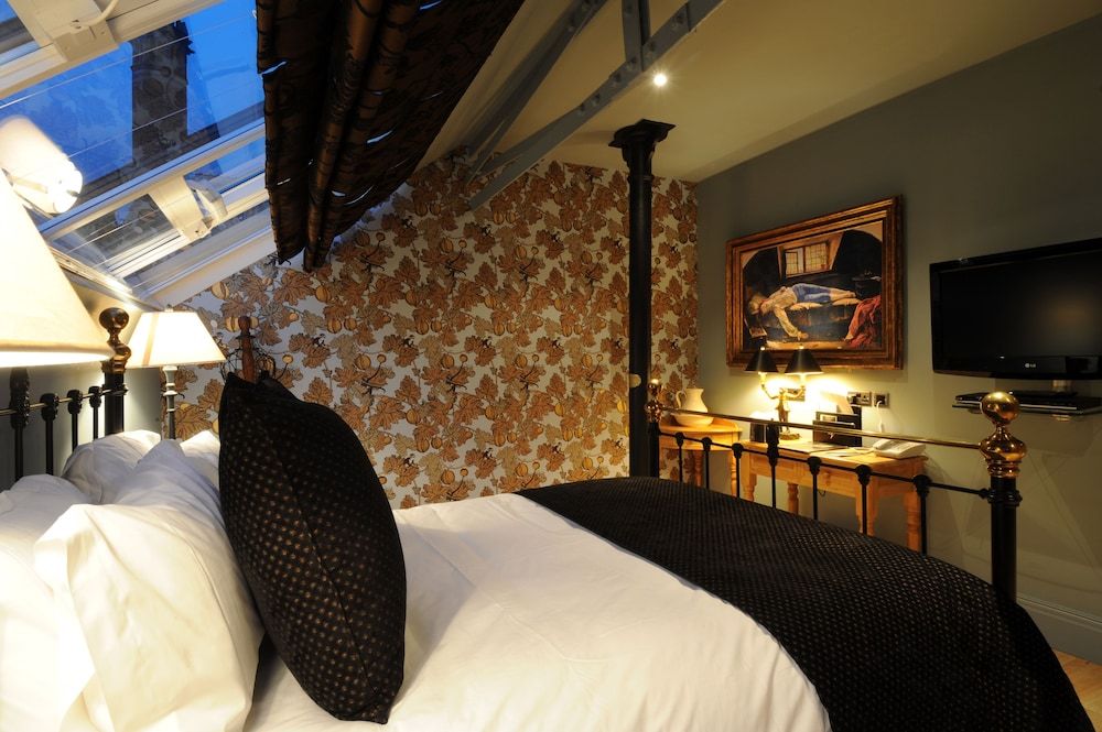 Velvet Hotel Manchester, WorldHotels Crafted Classic Room, 1 King Bed, Non Smoking 3