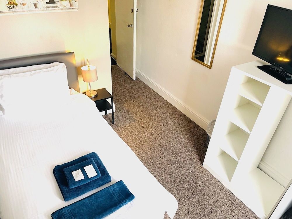 Royal Ashton Hotel Economy Single Room, Ensuite 2