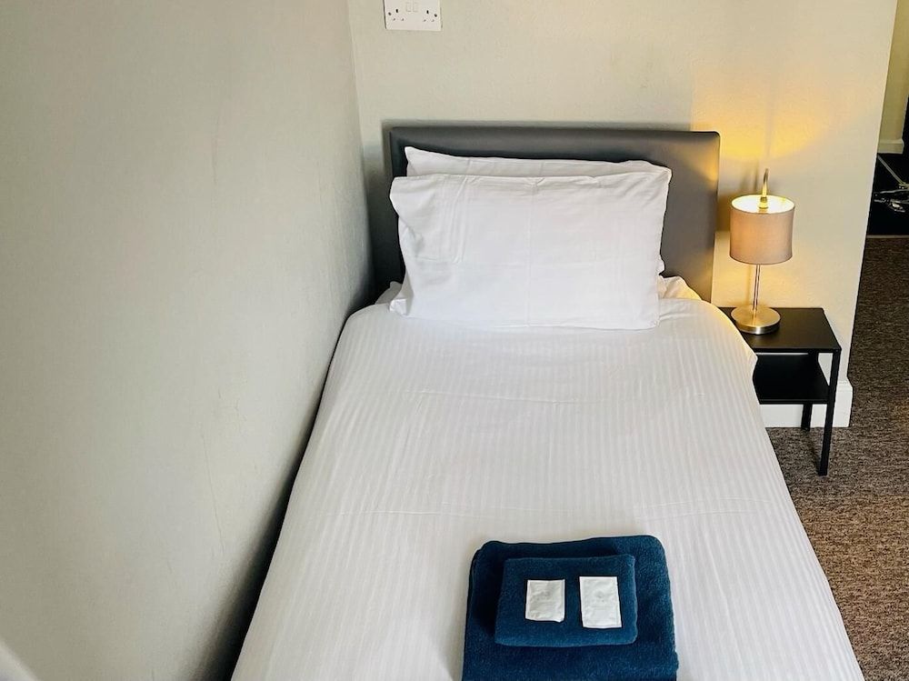 Royal Ashton Hotel Economy Single Room, Ensuite