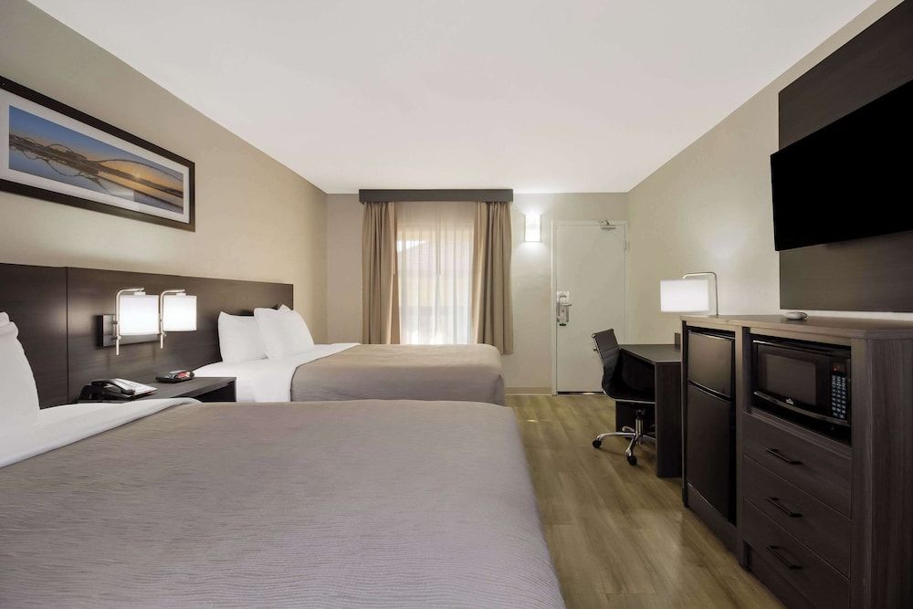 Room, 2 Queen Beds, Non Smoking