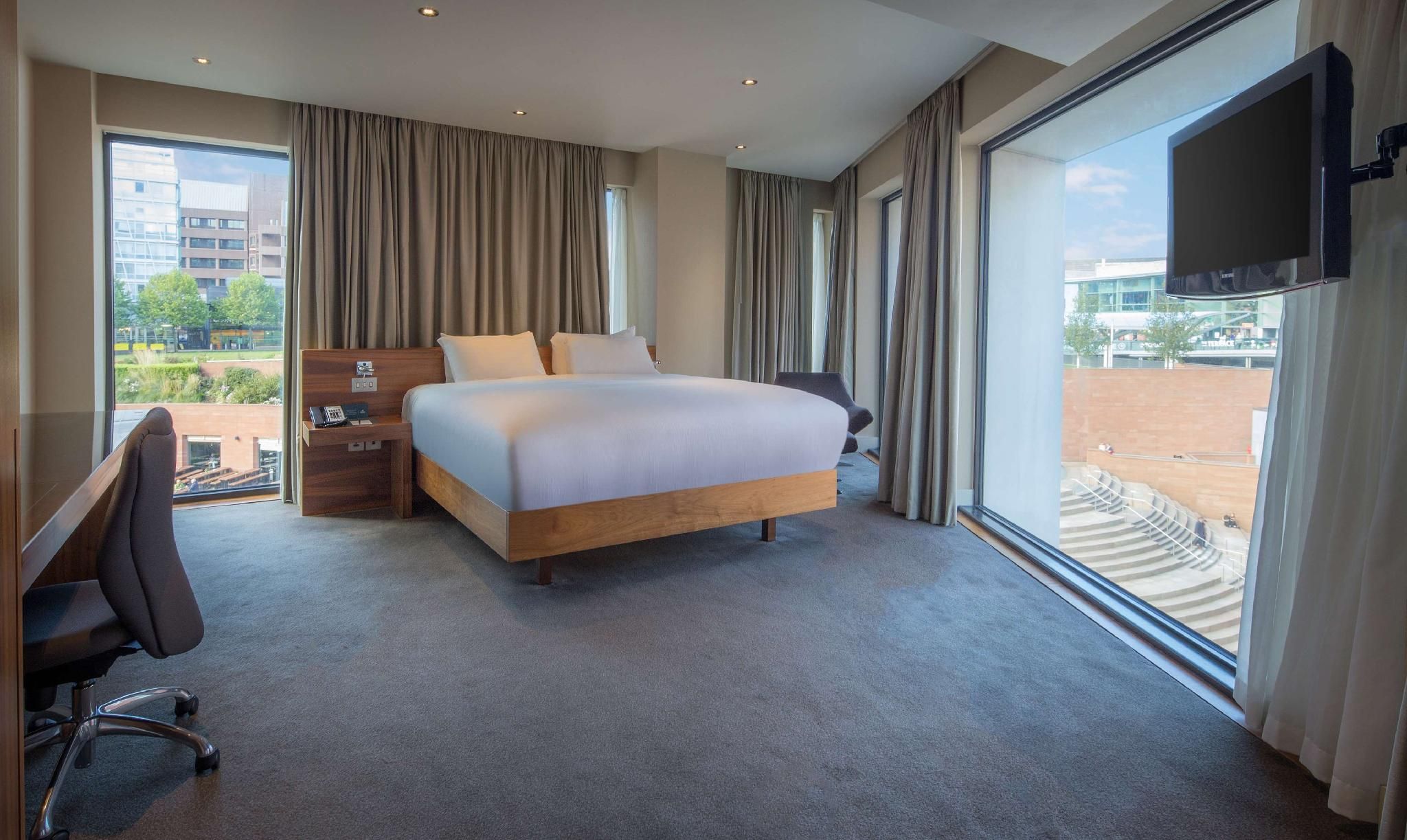King Corner Suite
