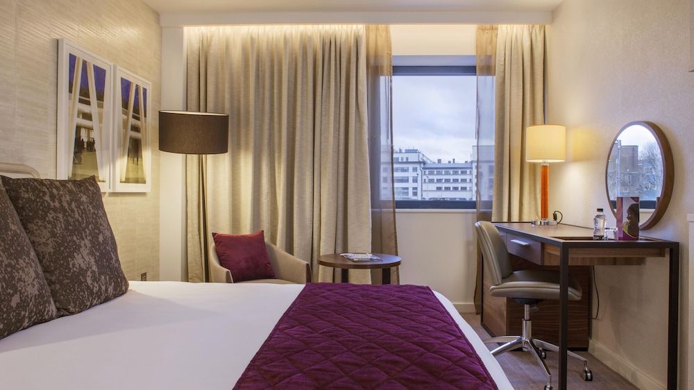 Crowne Plaza London - Kings Cross by IHG Standard Room, 1 Queen Bed 2