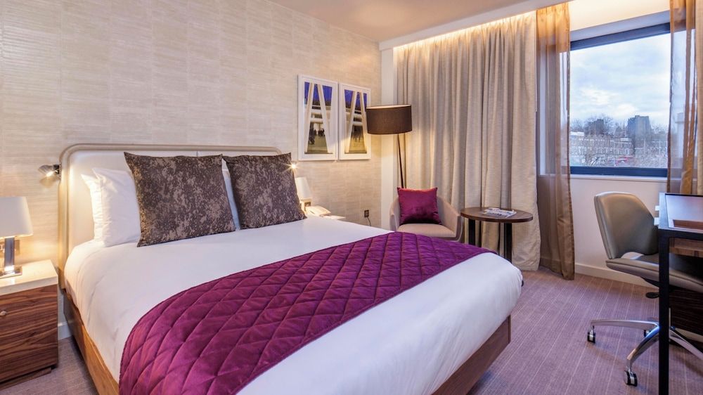 Crowne Plaza London - Kings Cross by IHG Standard Room, 1 Queen Bed 3
