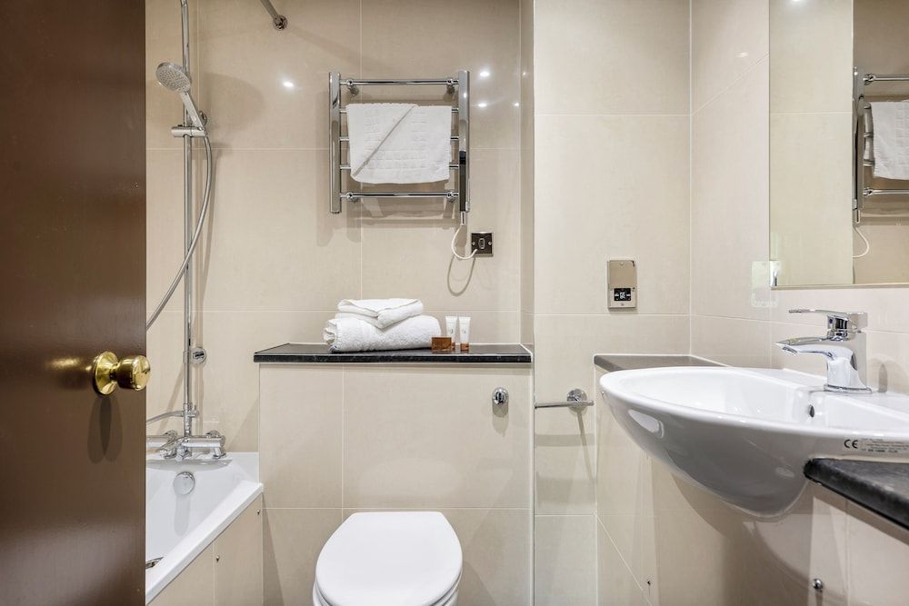 Dragonfly Hotel Bury St Edmunds Family Room 14