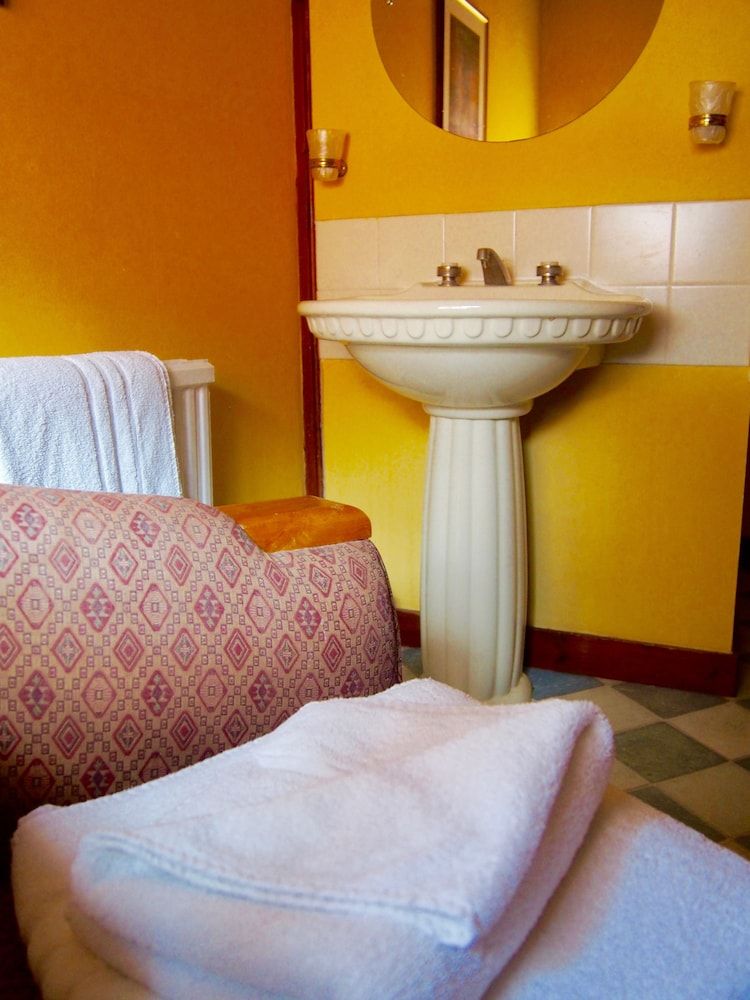 Wrangham House Hotel Double Room, 1 King Bed, Bathtub 6