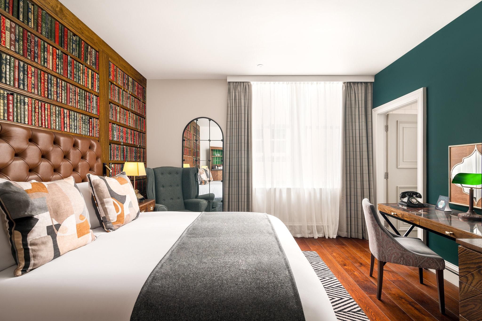 1 Queen Bed Standard