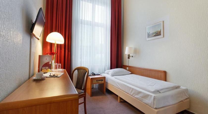 undefined acom Hotel Berlin Kurfürstendamm 8