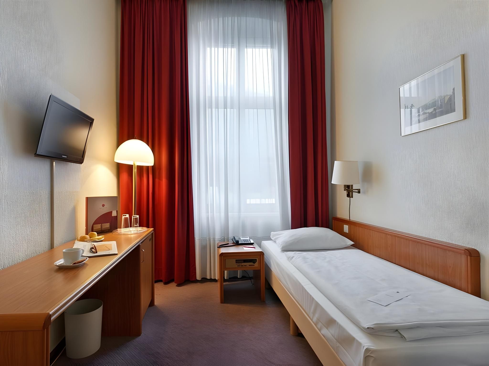 undefined acom Hotel Berlin Kurfürstendamm 9